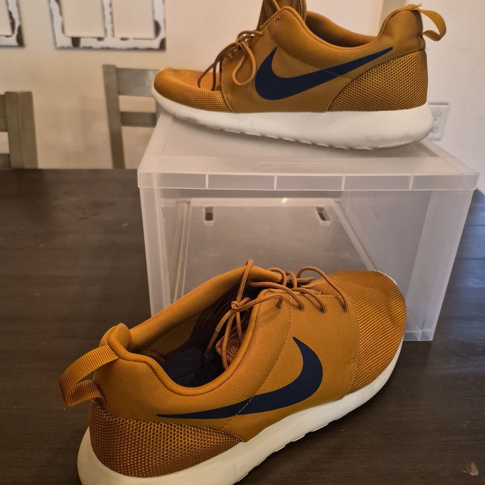 Nike Men’s Lightweight Running Shoes - Orange